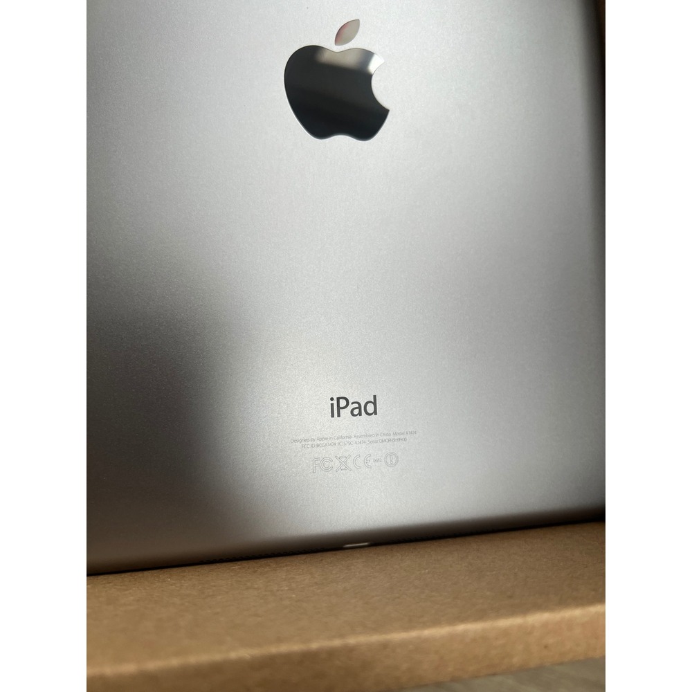 Apple IPad Air A1474 16GB WiFi 9.7" Gray - Picture 5 of 5